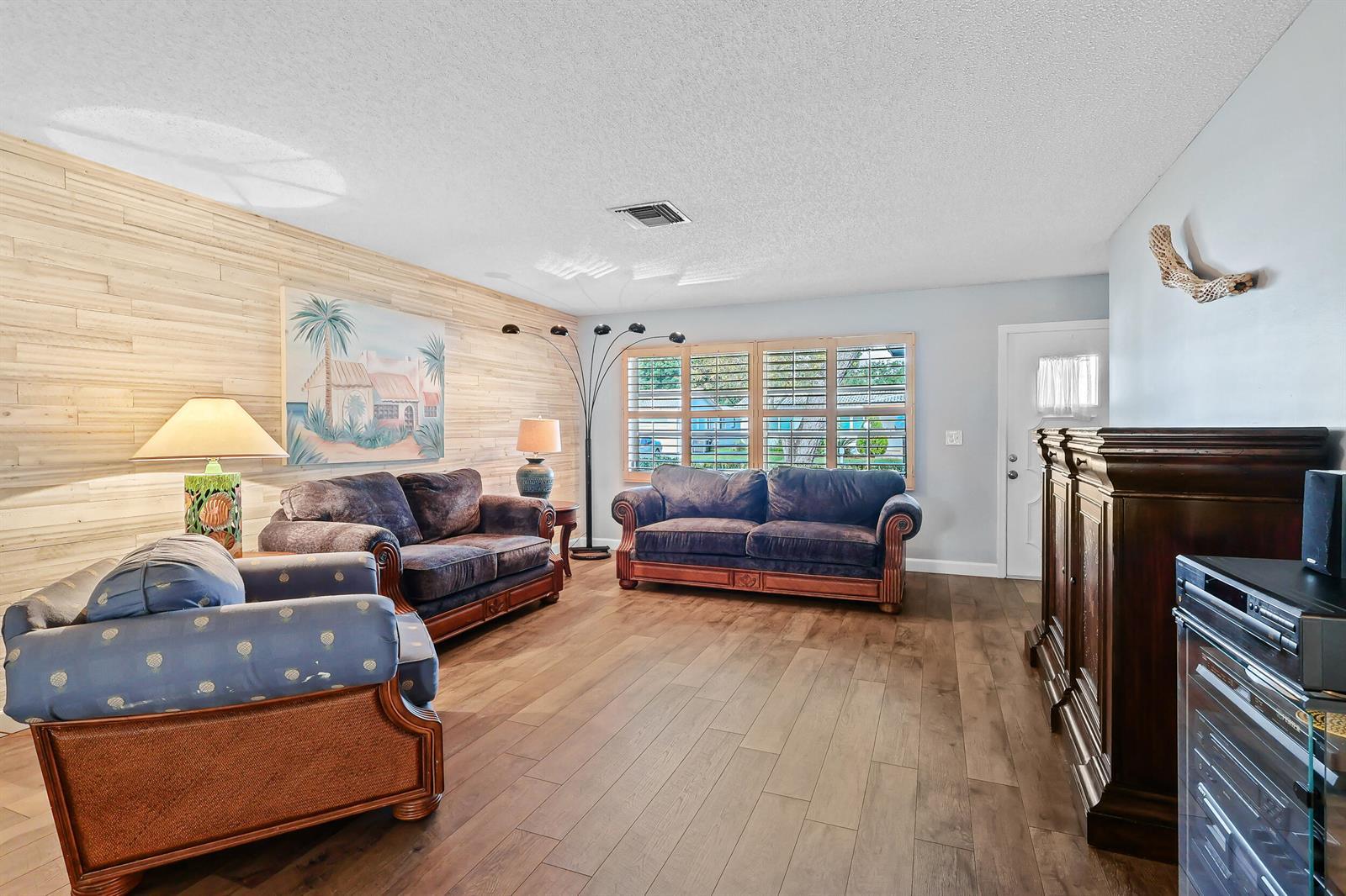 1124 NW 90th Way, Plantation FL 33322 photo 5