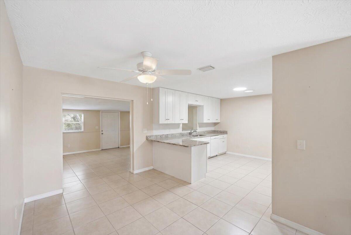 667 SE Faith Terrace, Port St. Lucie FL 34983 photo 4