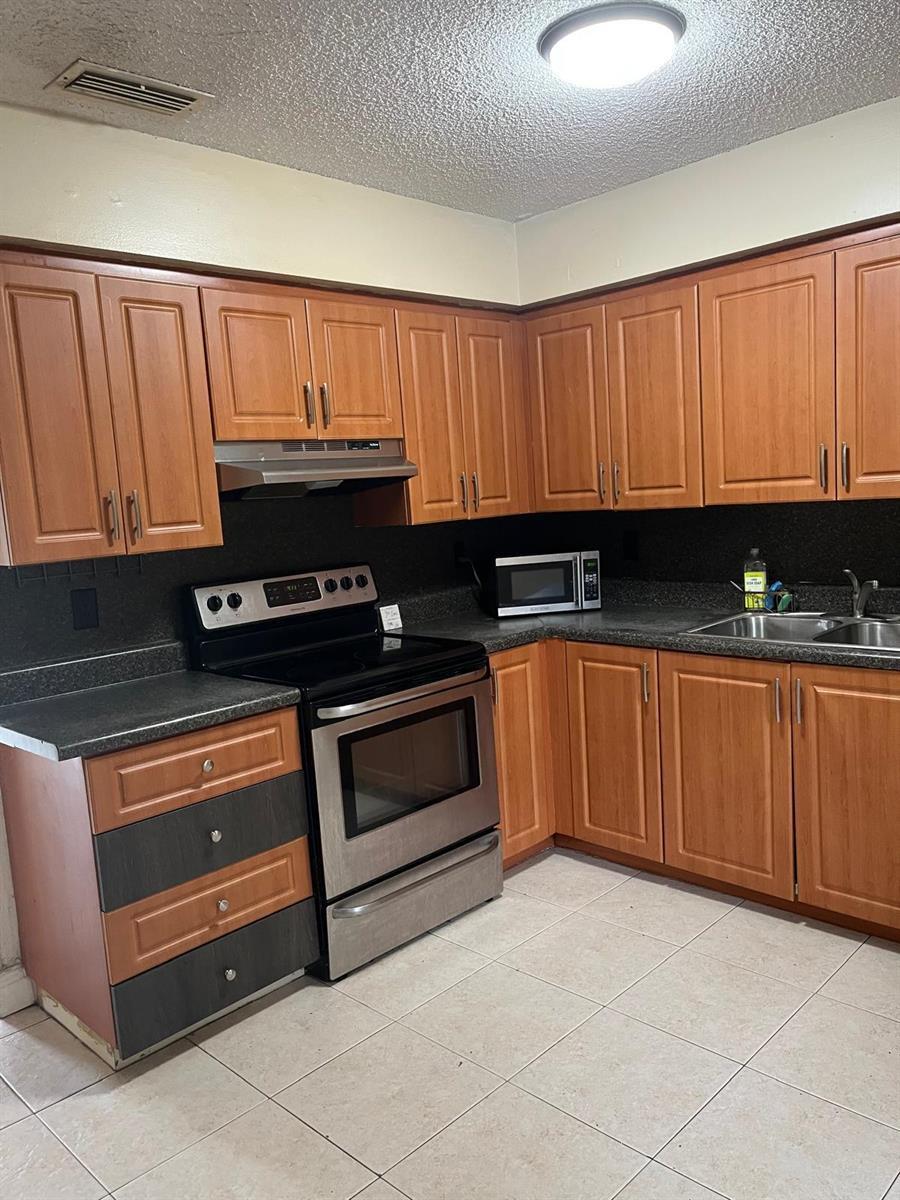 6131 SW 42nd Place # 2, Davie FL 33314