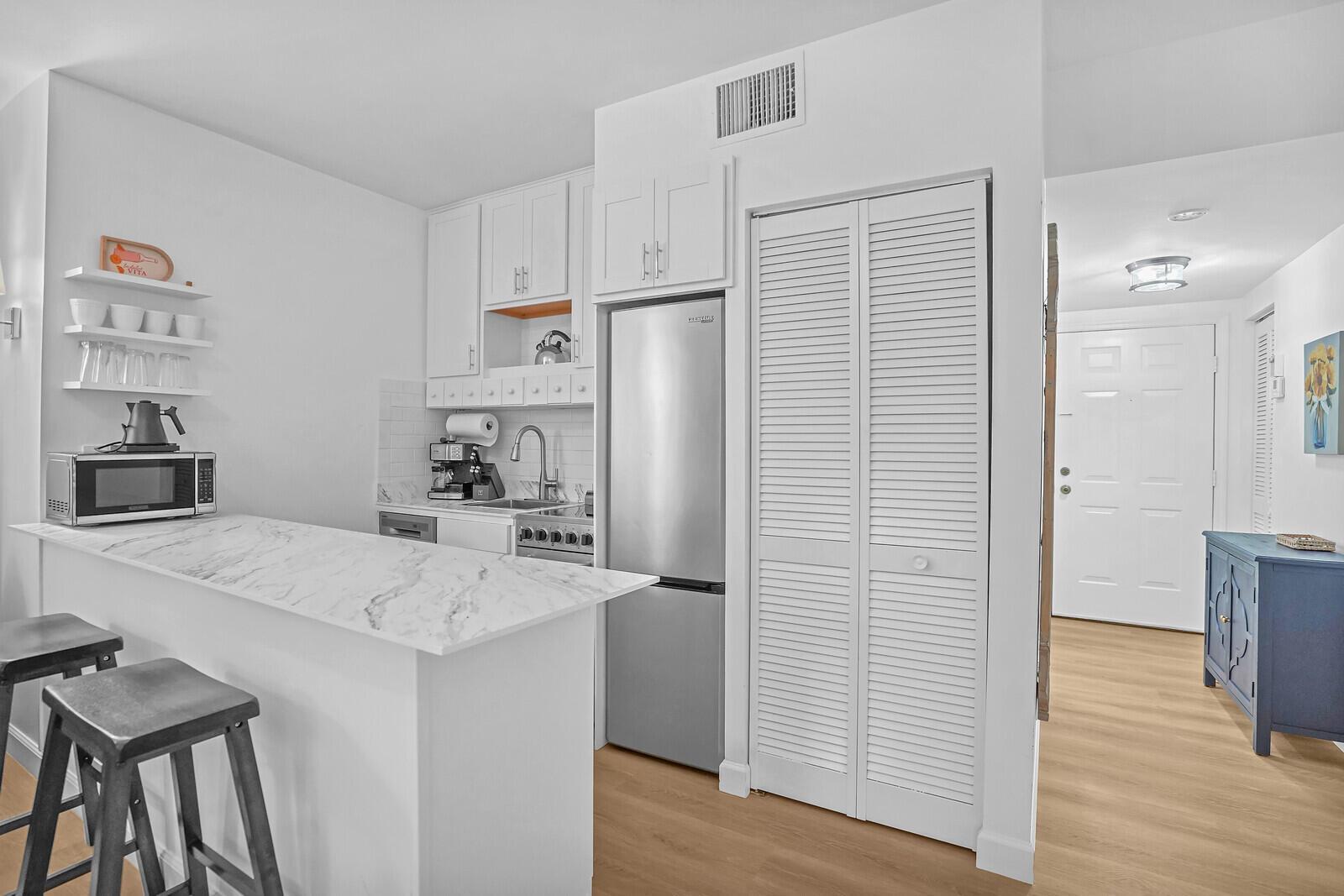 11863 Wimbledon Circle # 423, Wellington FL 33414 photo 5