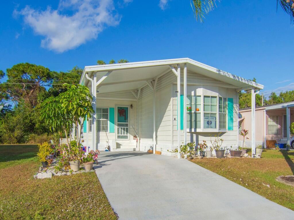 8 Novedades, Port St. Lucie FL 34952 photo 5