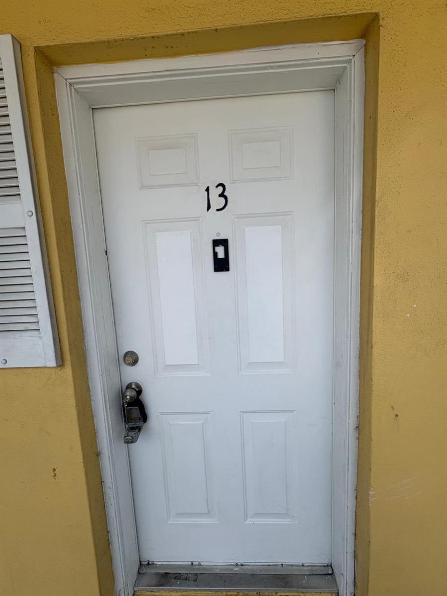1505 Crescent Circle # A13, Lake Park FL 33403