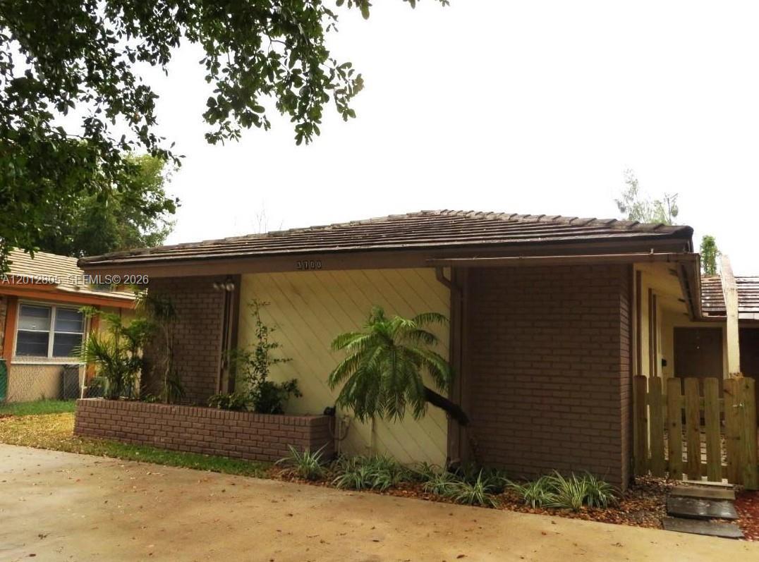 3700 Riverside Dr # 1, Coral Springs FL 33065