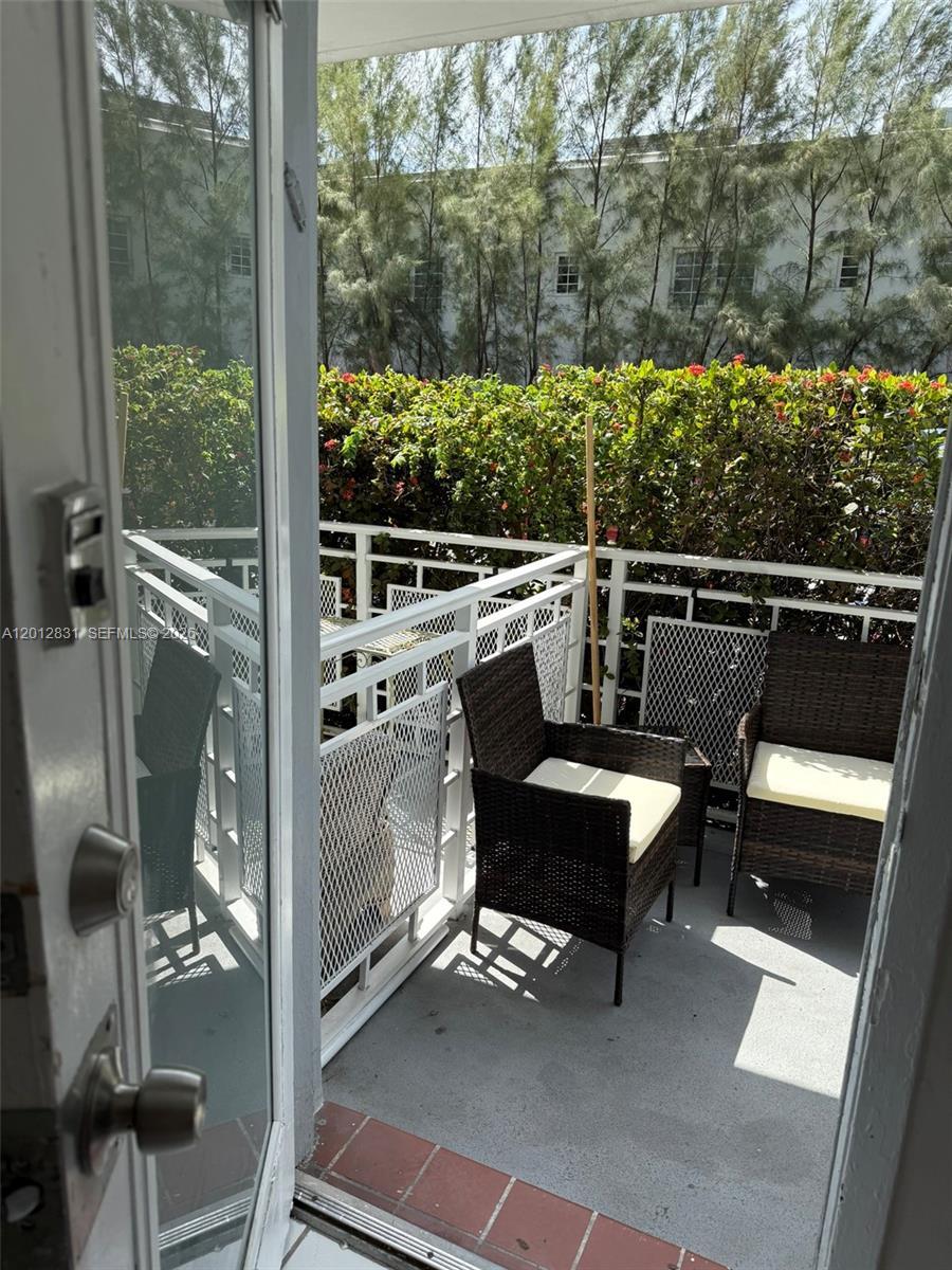 901 10th St # 6, Miami Beach FL 33139 photo 2