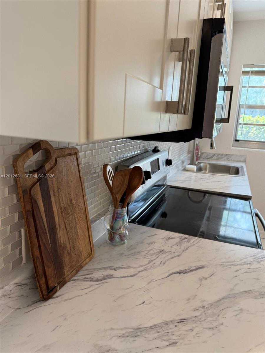 901 10th St # 6, Miami Beach FL 33139 photo 4