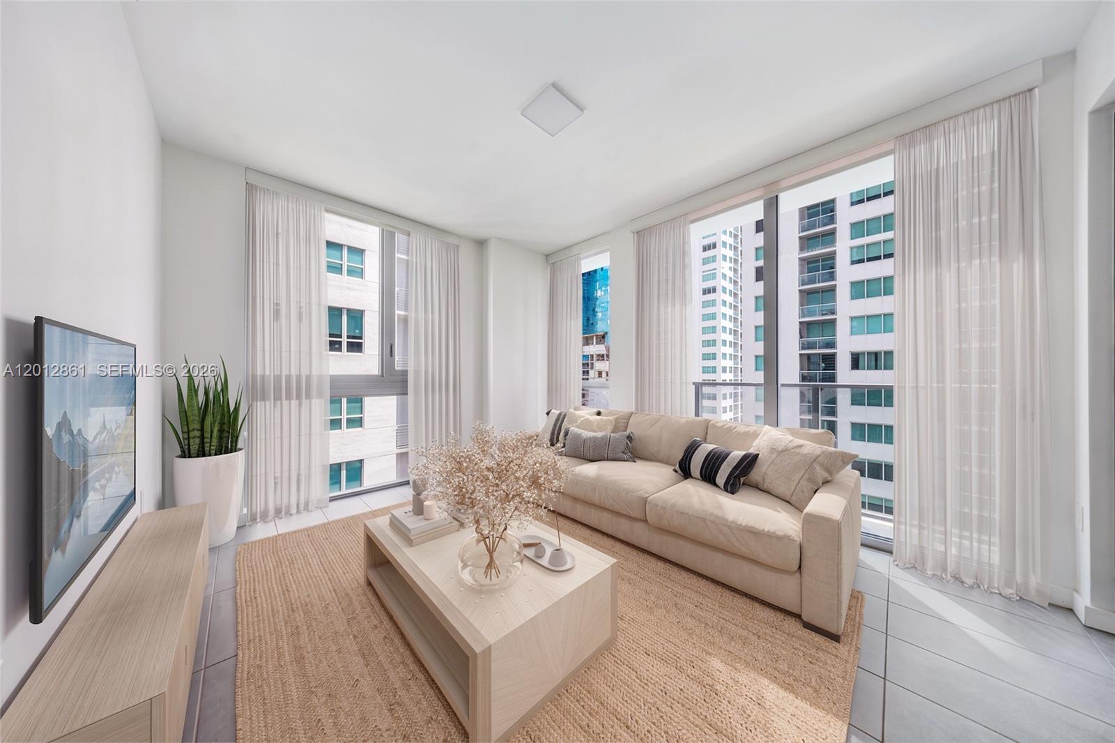 227 NE 2nd St # 1909, Miami FL 33132
