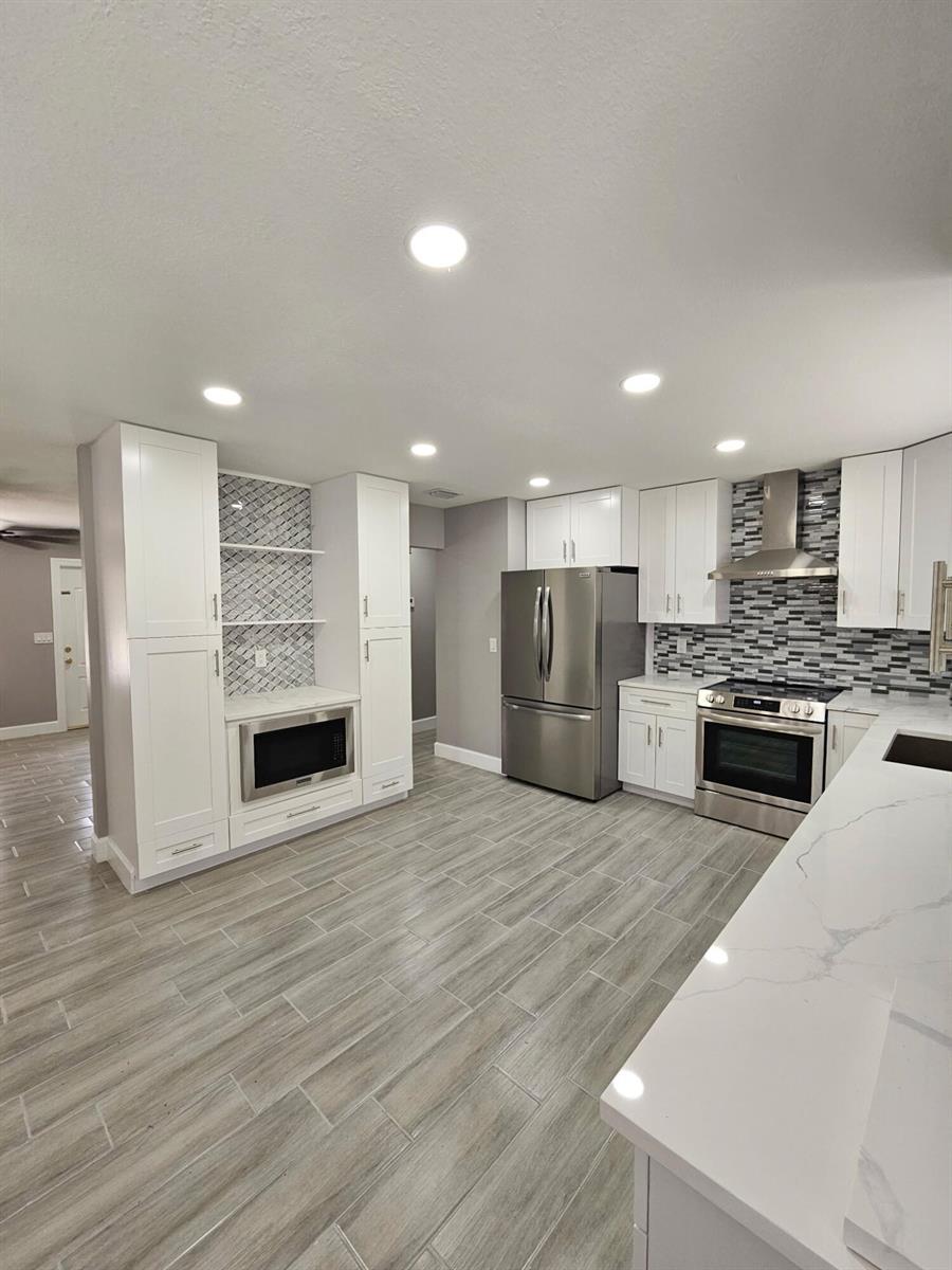 674 SW 25th St Street SW, Vero Beach FL 32962 photo 3