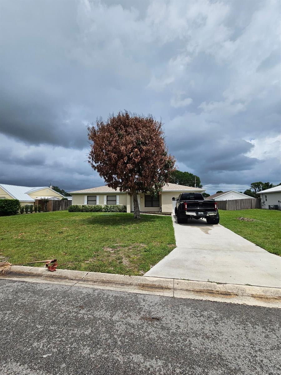 674 SW 25th St Street SW, Vero Beach FL 32962