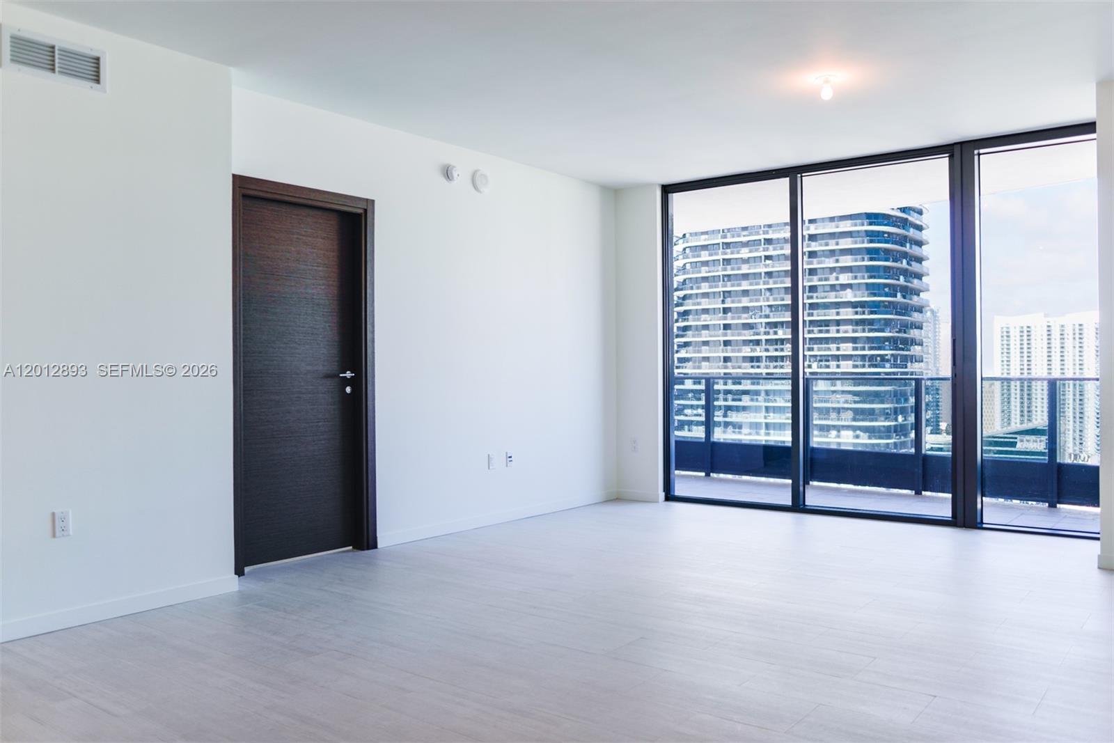 1000 Brickell Plz # 3014, Miami FL 33131 photo 2