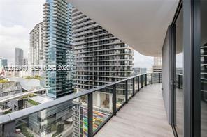 45 SW 9th St # 1701, Miami FL 33130 photo 4