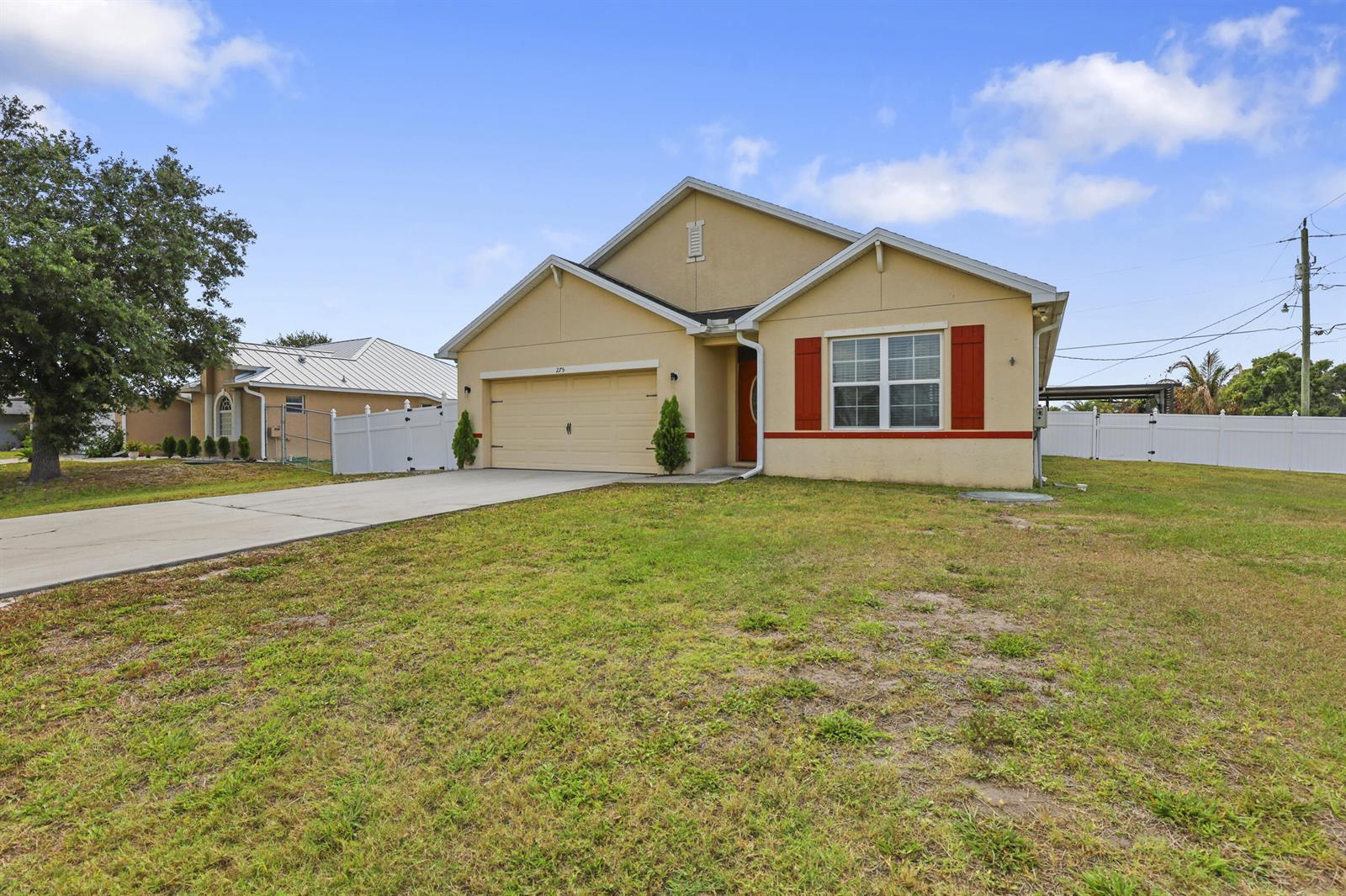 275 SW Tulip Boulevard, Port St. Lucie FL 34953 photo 2