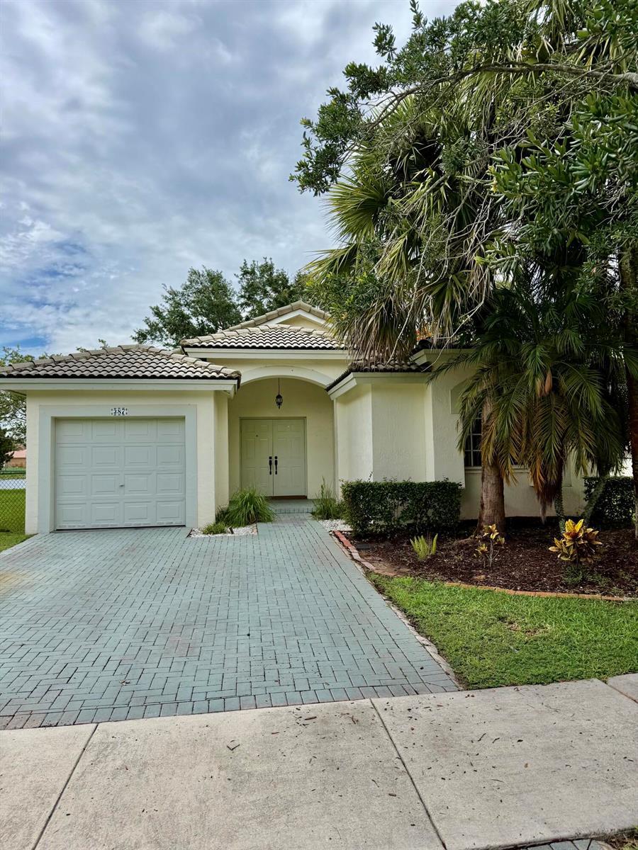 387 SW 206th Avenue # 0, Pembroke Pines FL 33029 photo 2