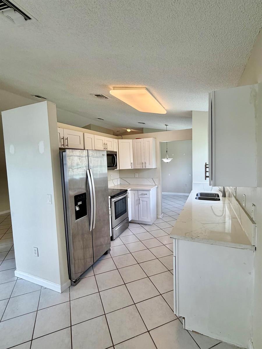 387 SW 206th Avenue # 0, Pembroke Pines FL 33029 photo 5
