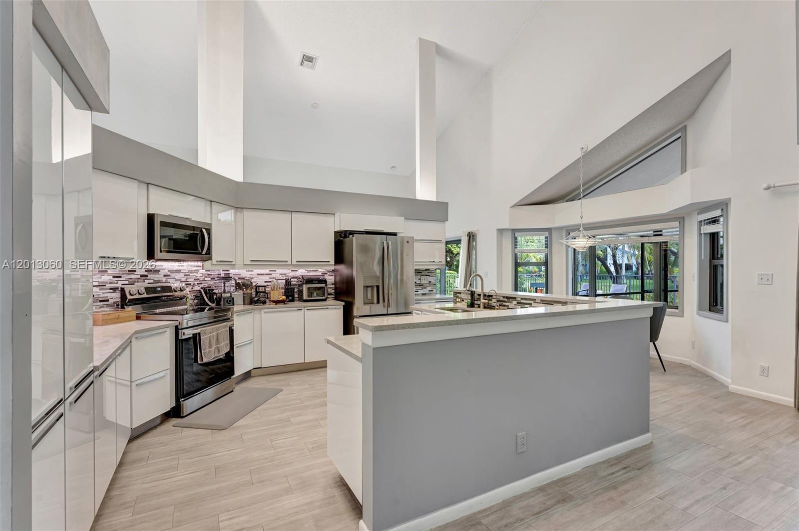 10325 NW 6th St, Coral Springs FL 33071 photo 5