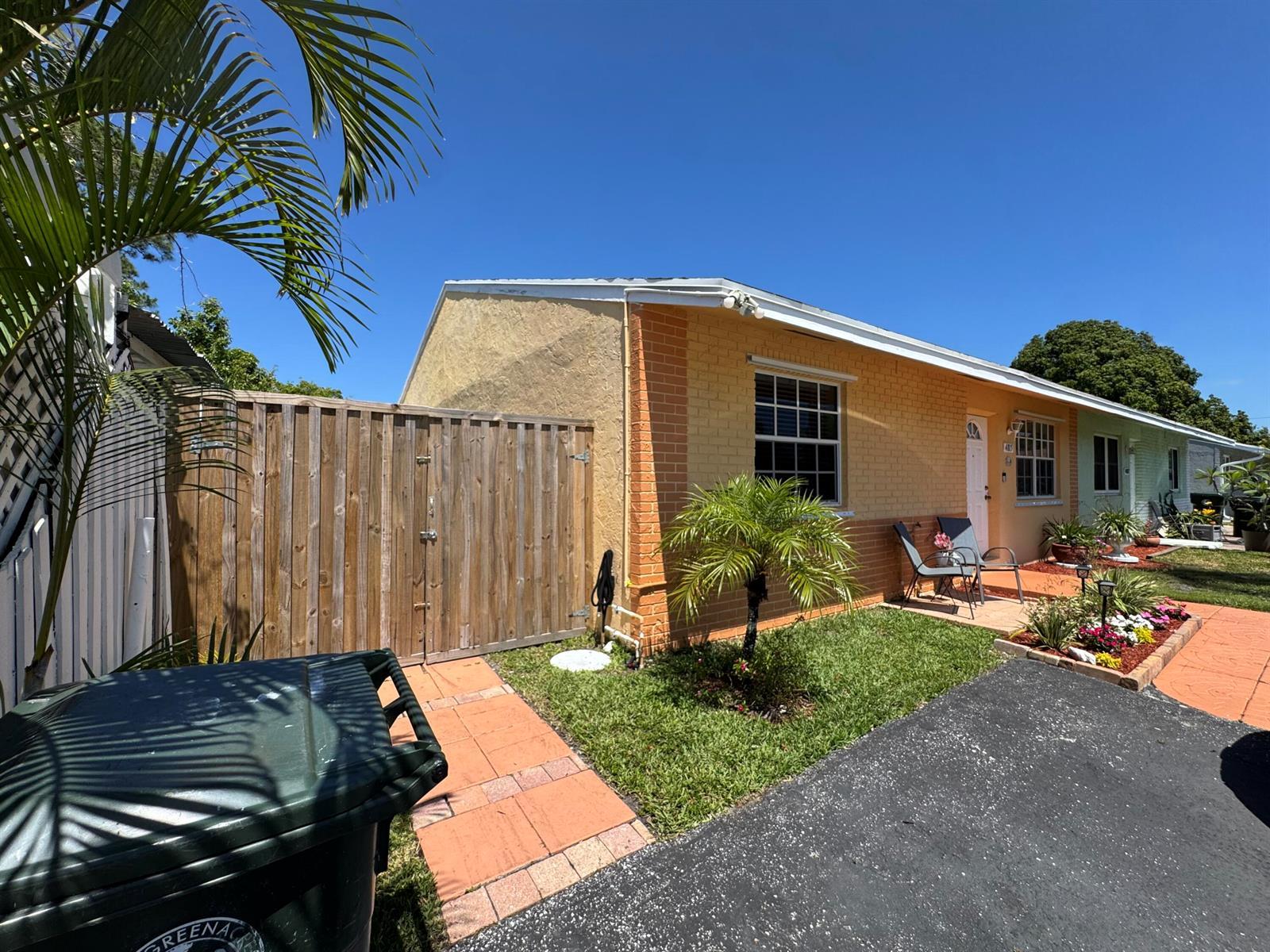 4815 Gladiator Circle, FL 33463 photo 3