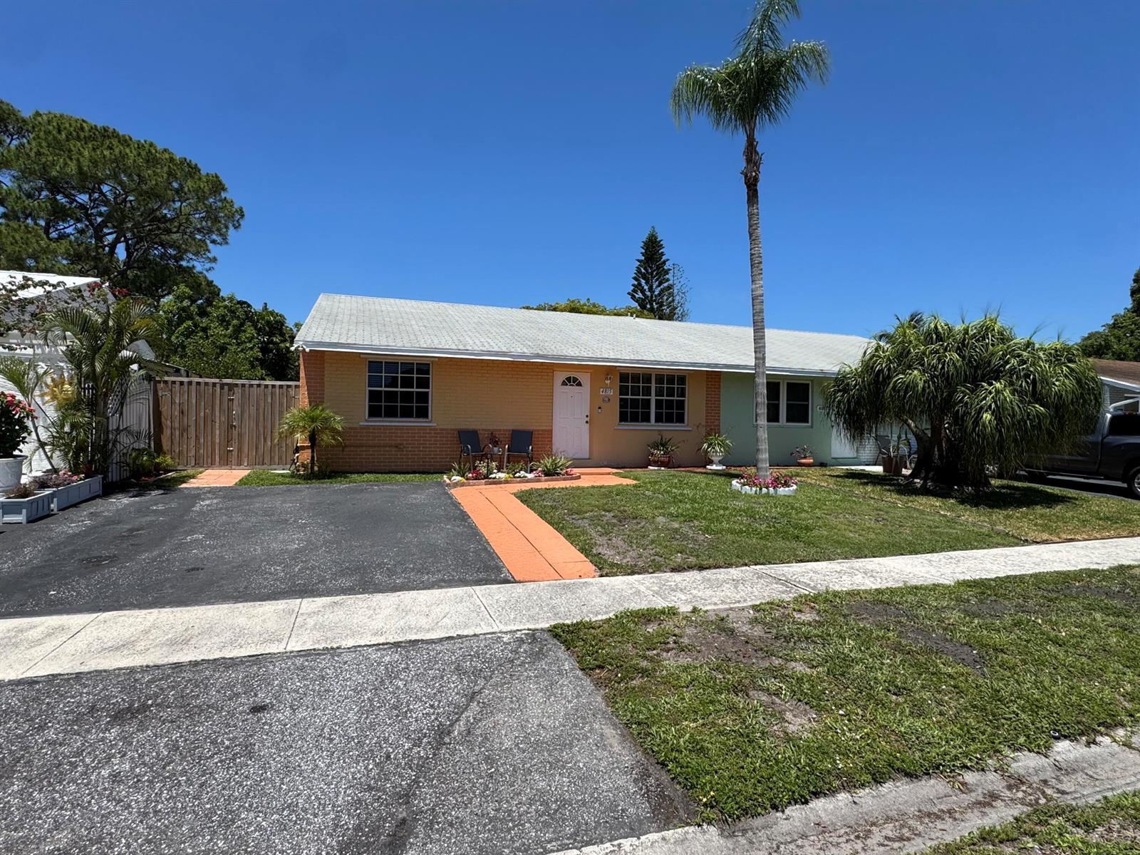 4815 Gladiator Circle, FL 33463 photo 5