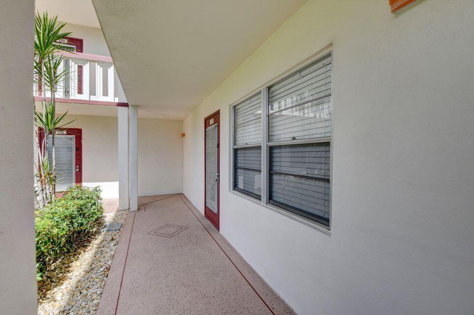137 Fanshaw D, Boca Raton FL 33434 photo 3