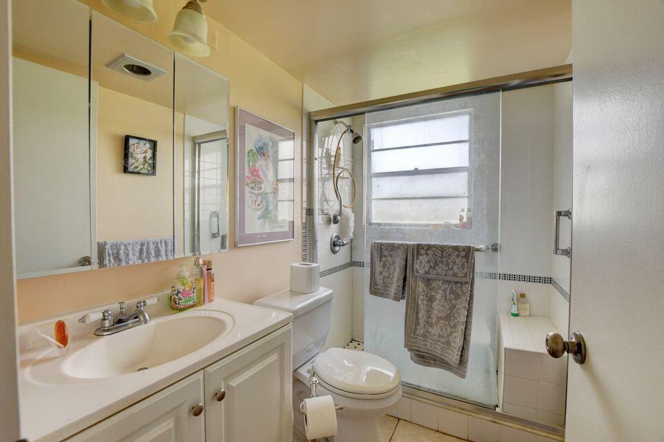 137 Fanshaw D, Boca Raton FL 33434 photo 2