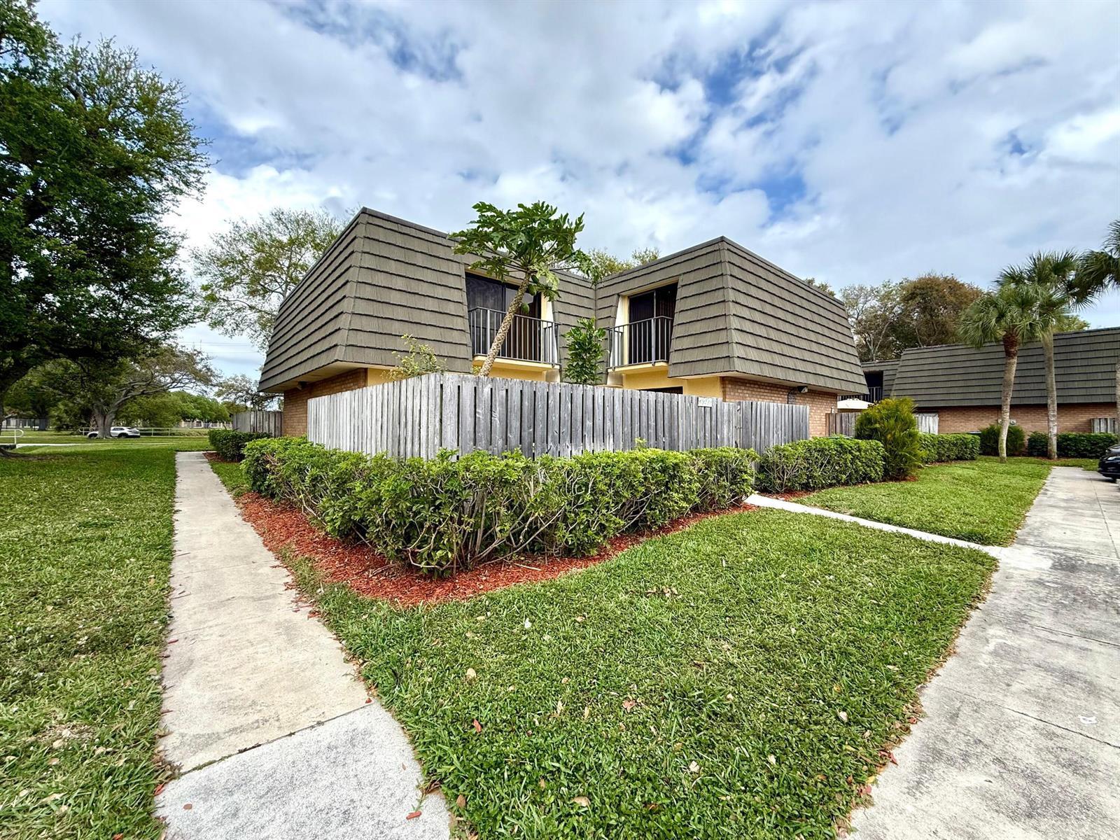 3217 32nd Way, West Palm Beach FL 33407