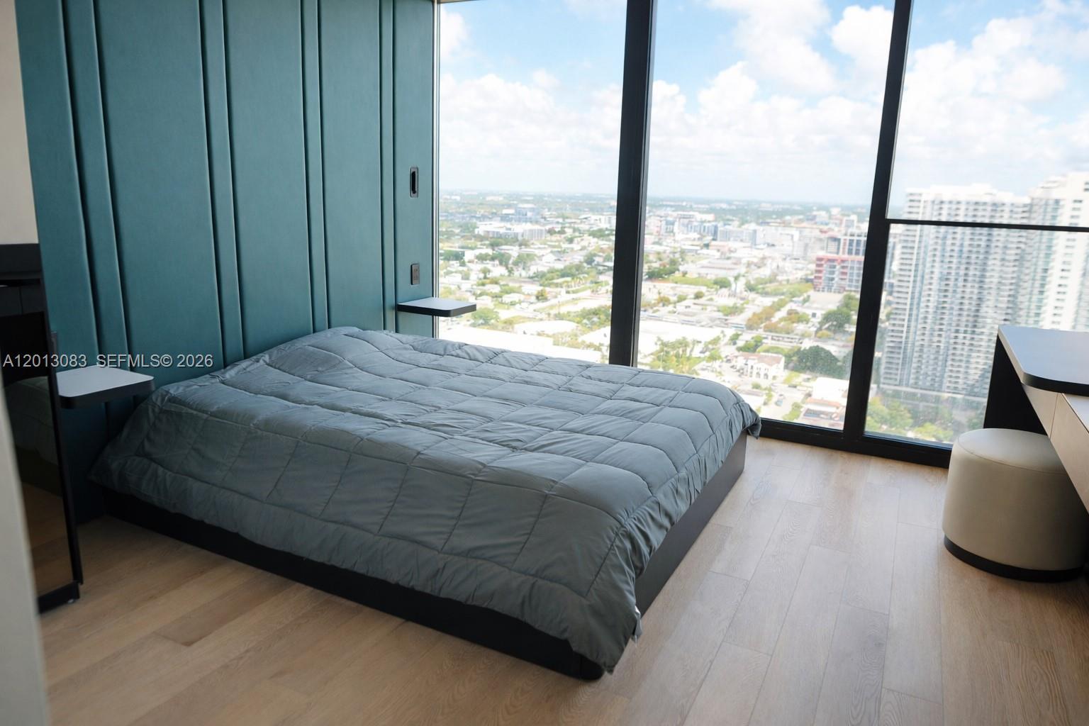 20 NE 11 st # 3403B, Miami FL 33132 photo 3