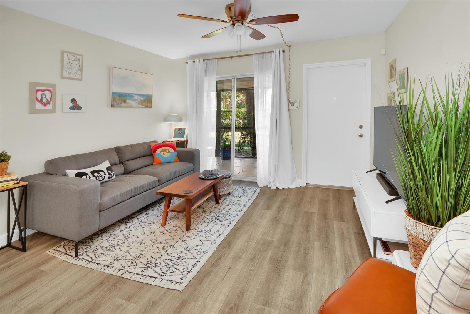 6392 Chasewood Drive # D, Jupiter FL 33458