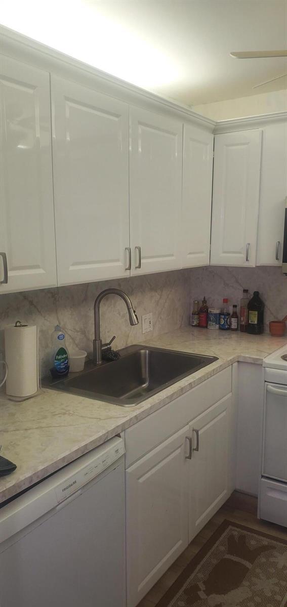 390 Fanshaw J, Boca Raton FL 33434 photo 3