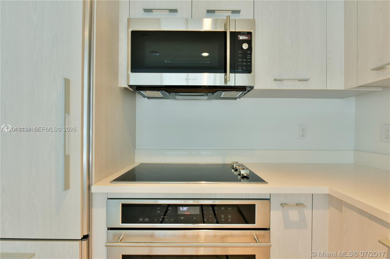 45 SW 9 st # 1907, Miami FL 33130 photo 3