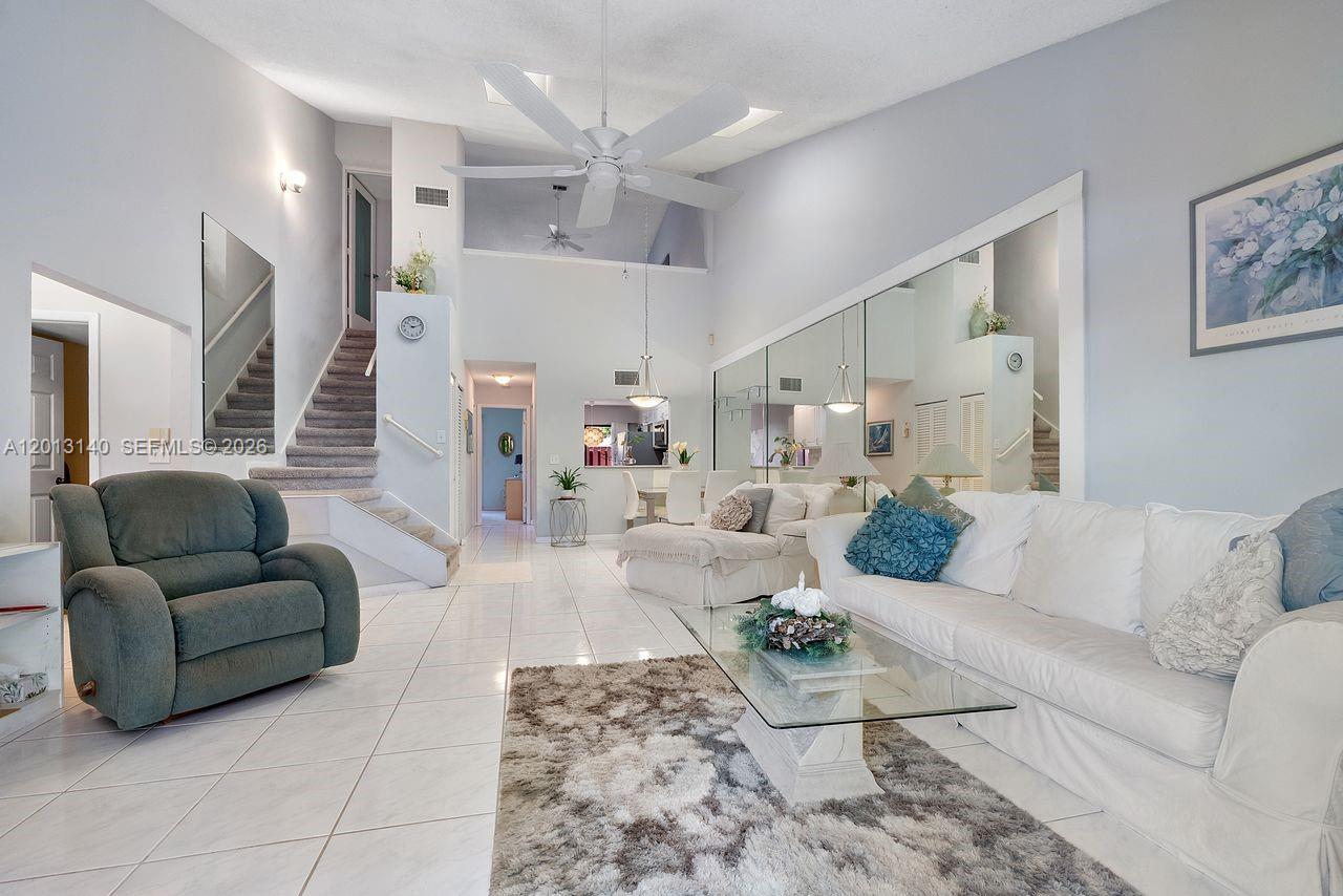 462 SE 14th St, Dania Beach FL 33004