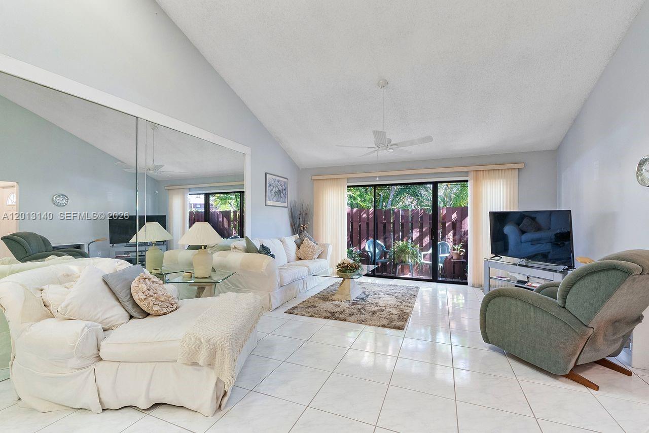 462 SE 14th St, Dania Beach FL 33004 photo 4