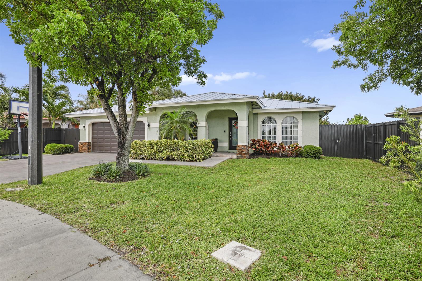 401 NW 16th Place, Pompano Beach FL 33060 photo 3