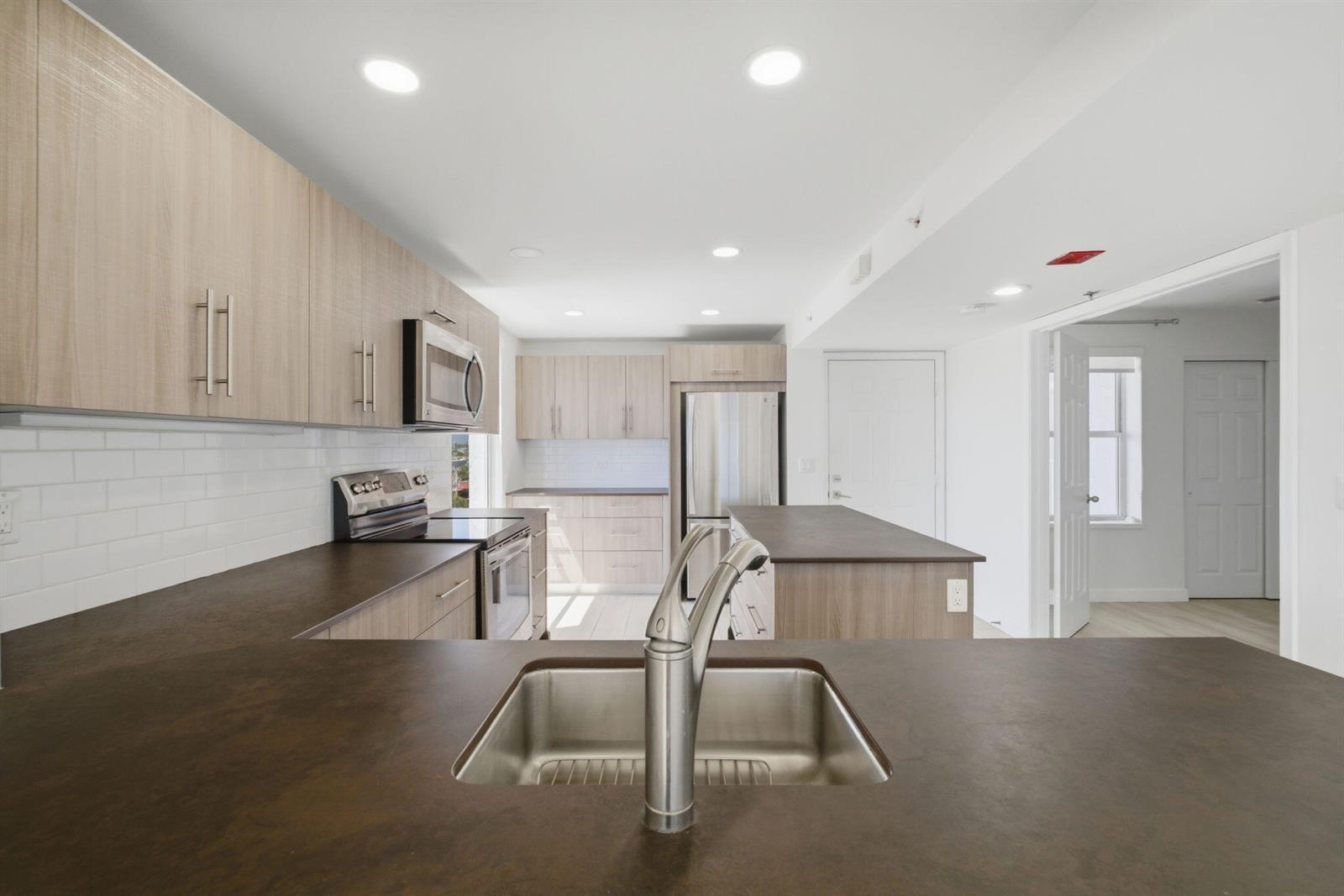 3901 S Flagler Drive Apt 603, West Palm Beach FL 33405 photo 2