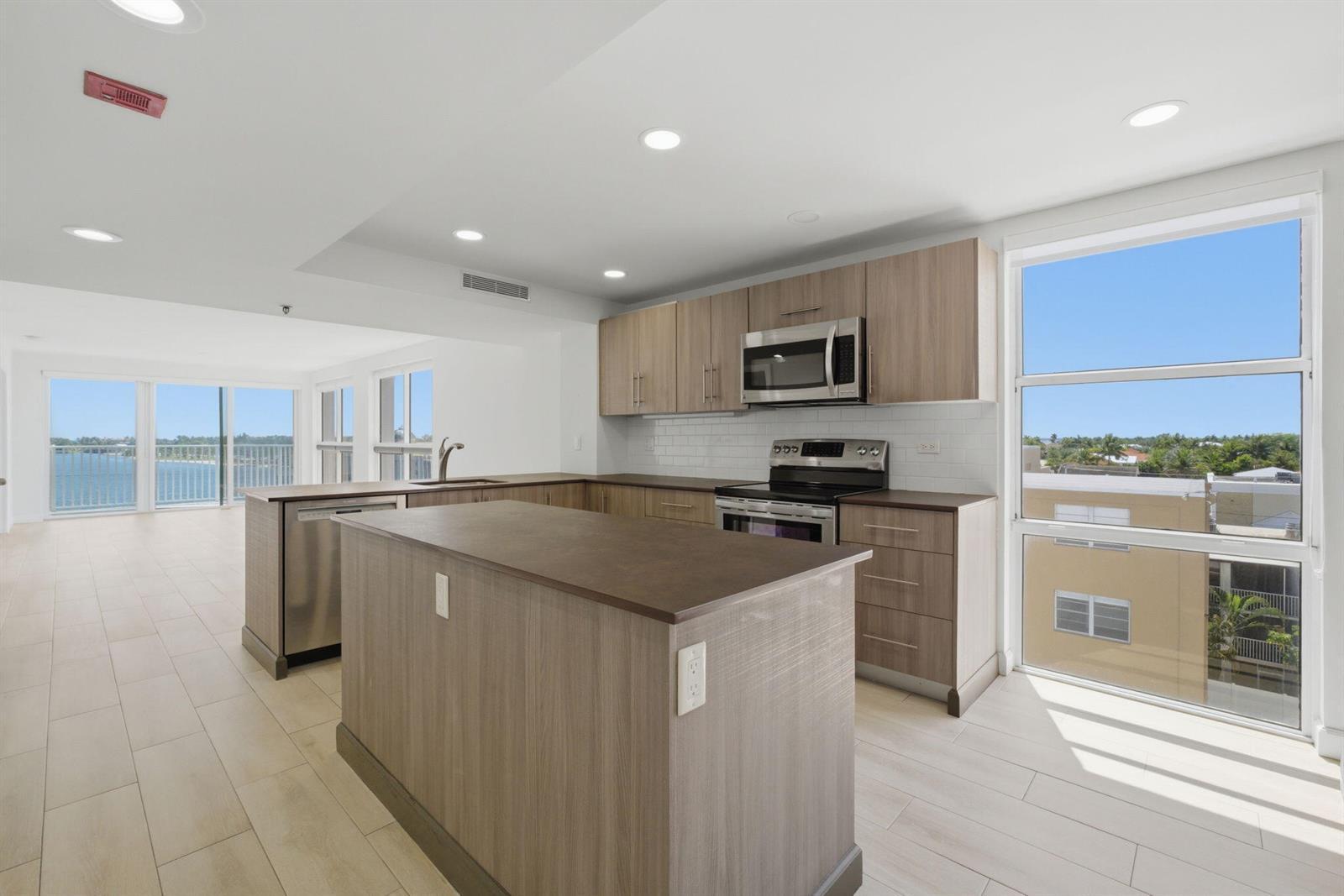 3901 S Flagler Drive Apt 603, West Palm Beach FL 33405