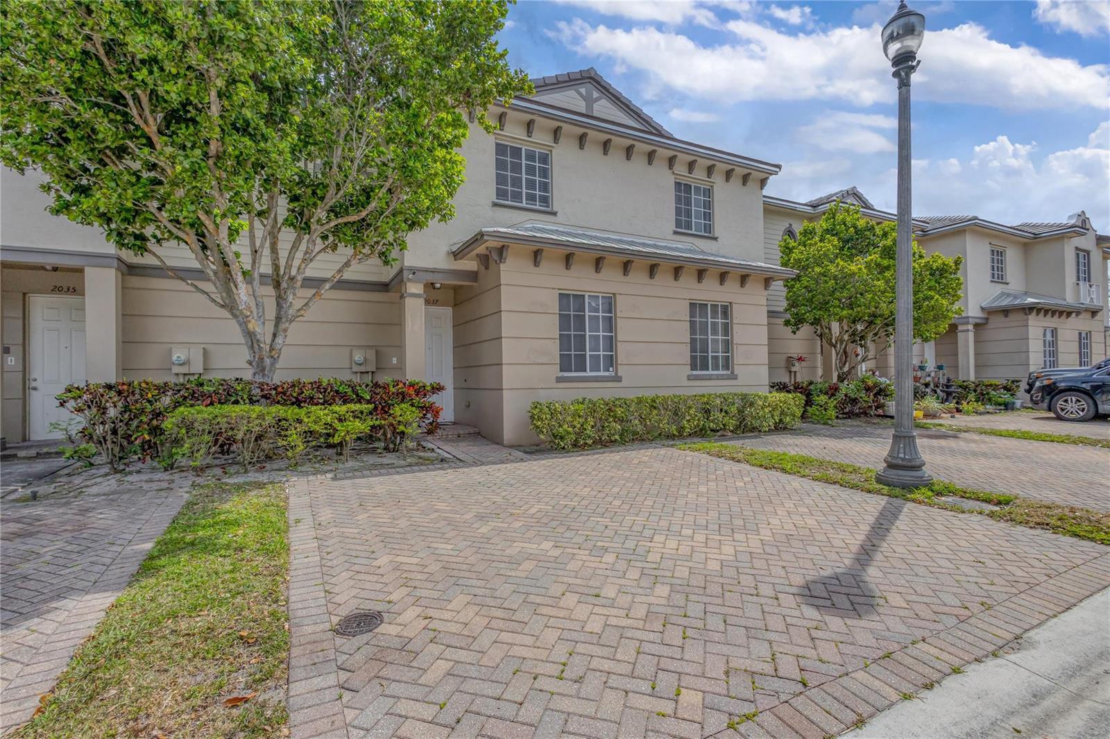 2037 Nassau Drive # 2037, Riviera Beach FL 33404 photo 2