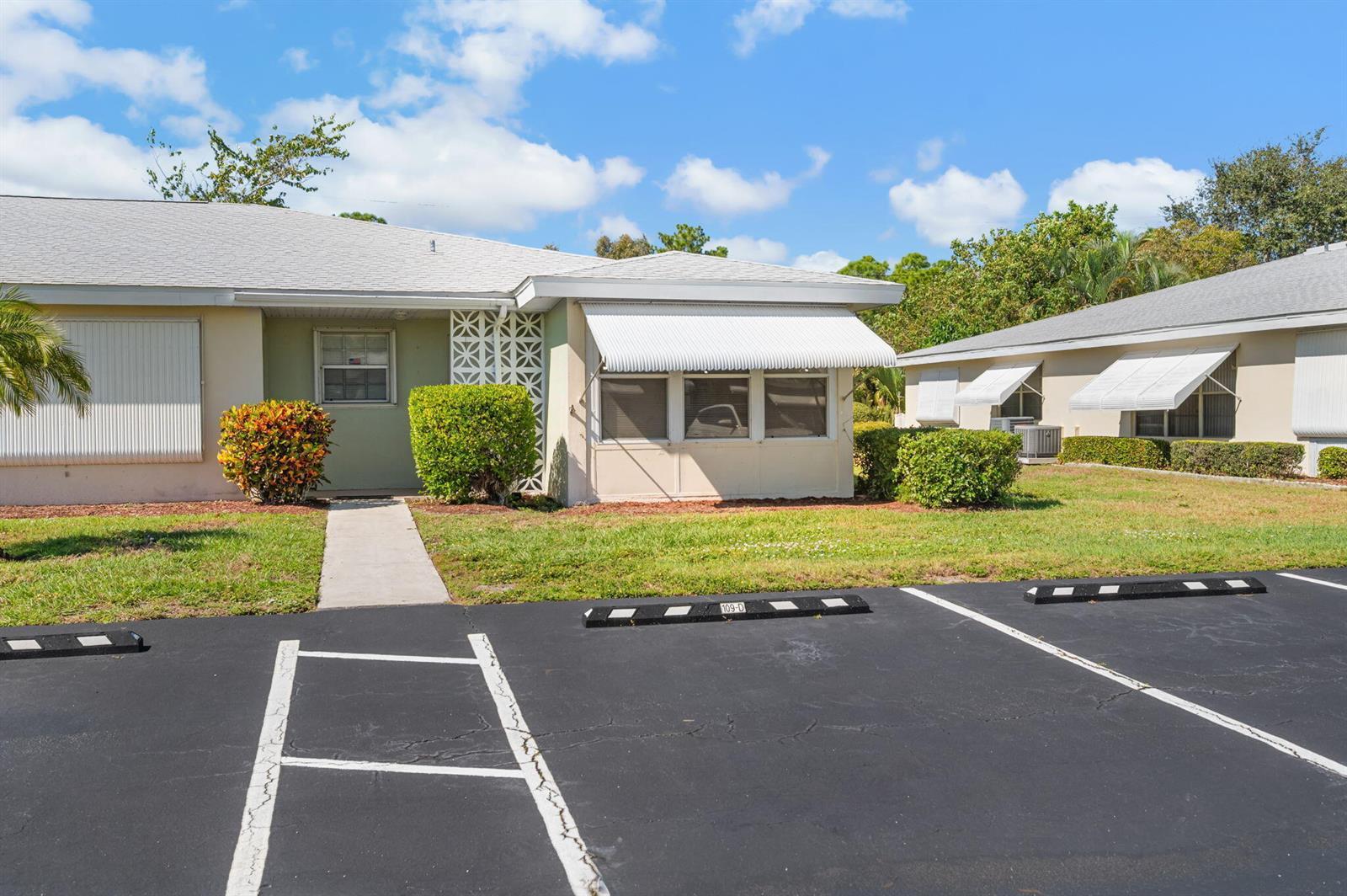 109 Lakes End Drive # D, Fort Pierce FL 34982 photo 2