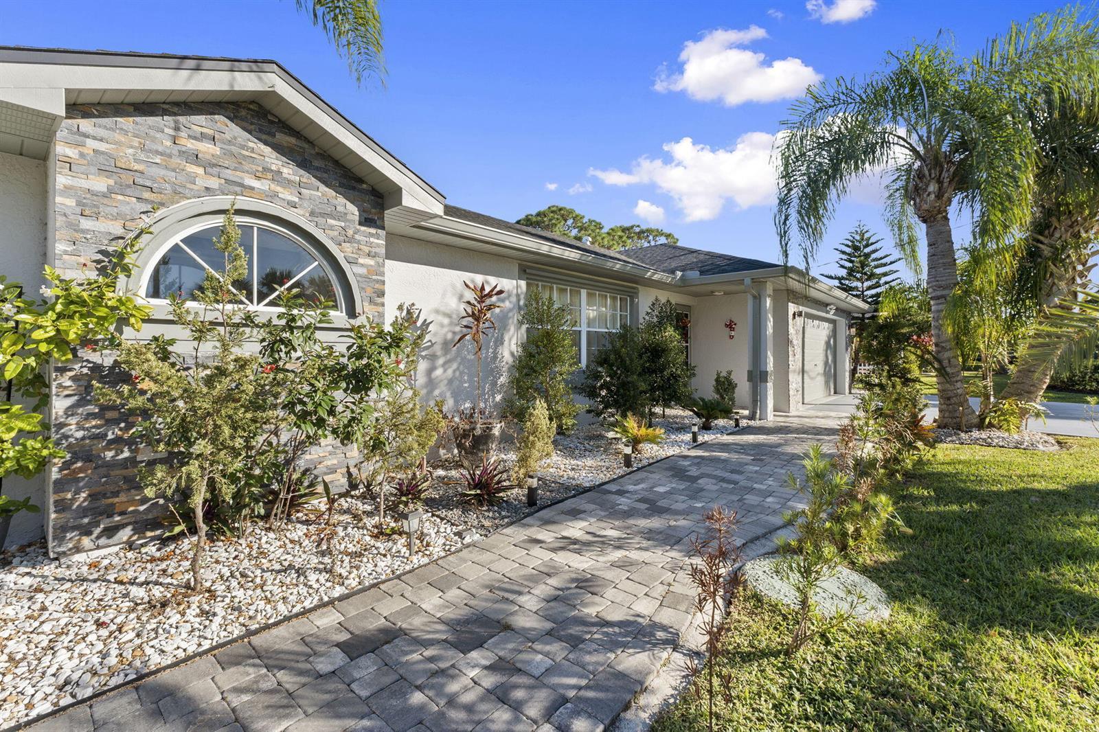 2471 SE Leithgow Street, Port St. Lucie FL 34952