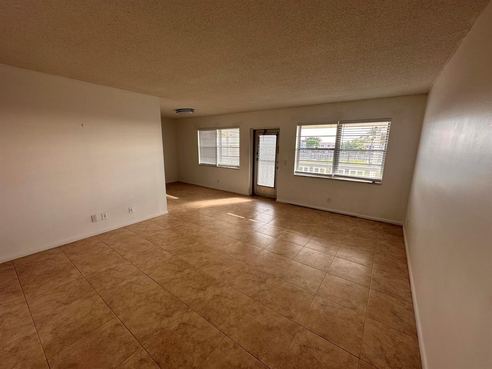 163 Somerset Crescent # H, West Palm Beach FL 33417 photo 2