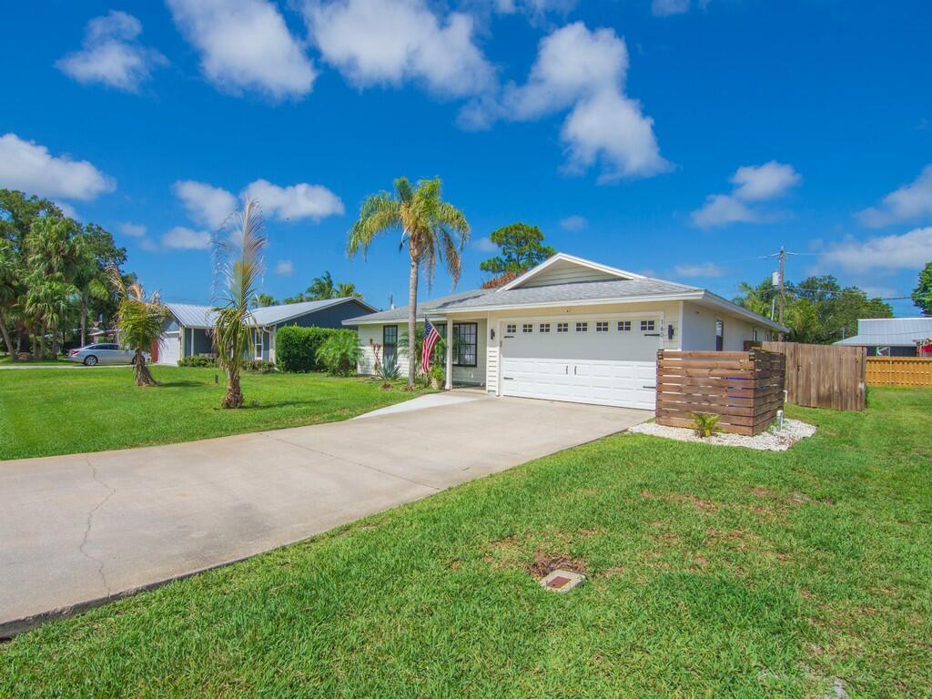 160 9th Court, Vero Beach FL 32962 photo 3