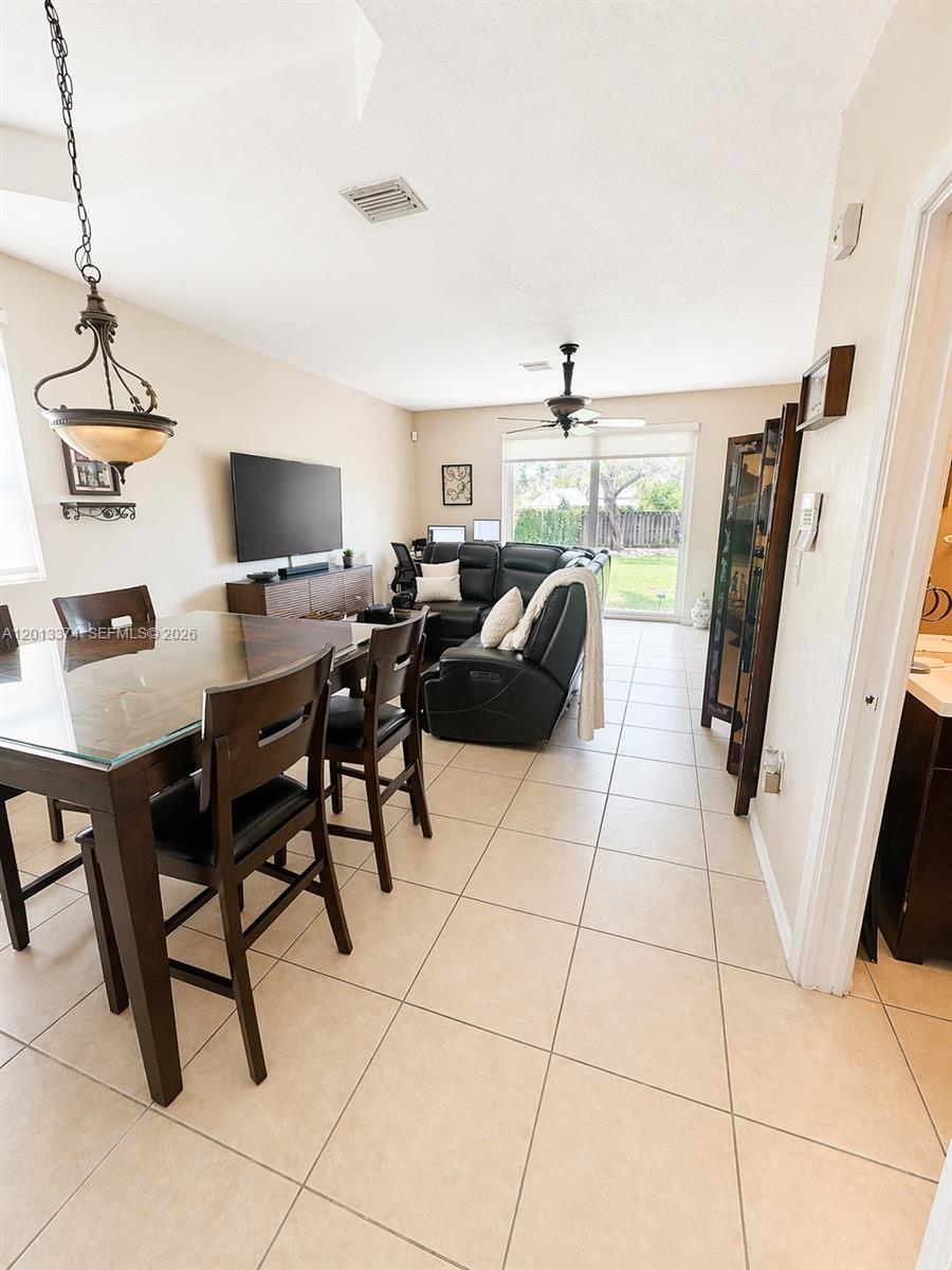 993 NE 3rd Ave, Homestead FL 33030 photo 3
