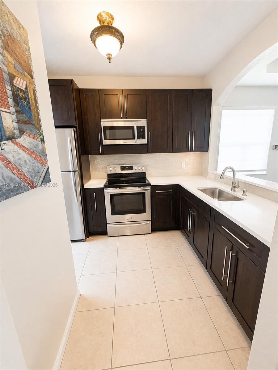 993 NE 3rd Ave, Homestead FL 33030 photo 4