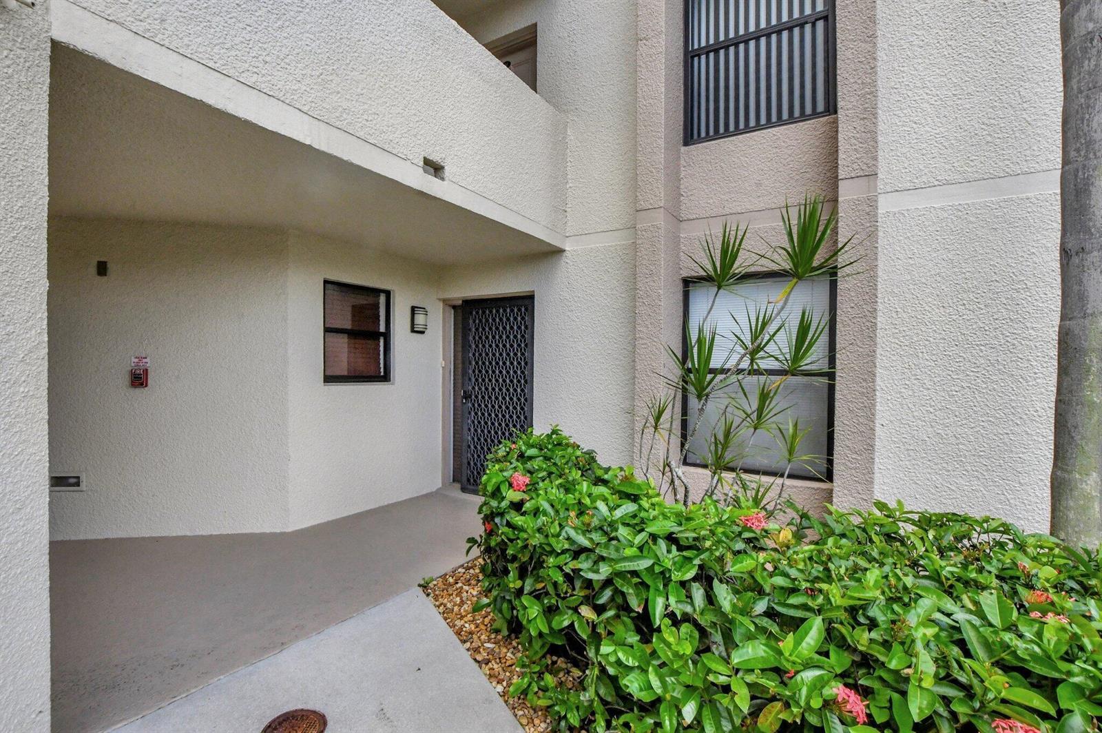 5901 Camino Del Sol # 107, Boca Raton FL 33433 photo 2