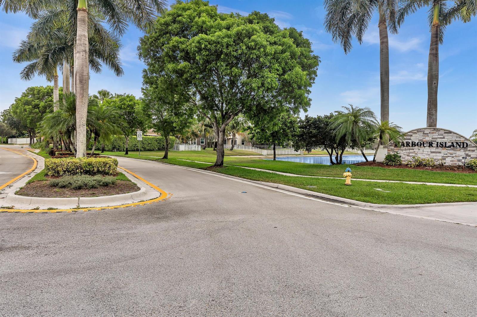 1688 NW 144th Way, Pembroke Pines FL 33028 photo 5