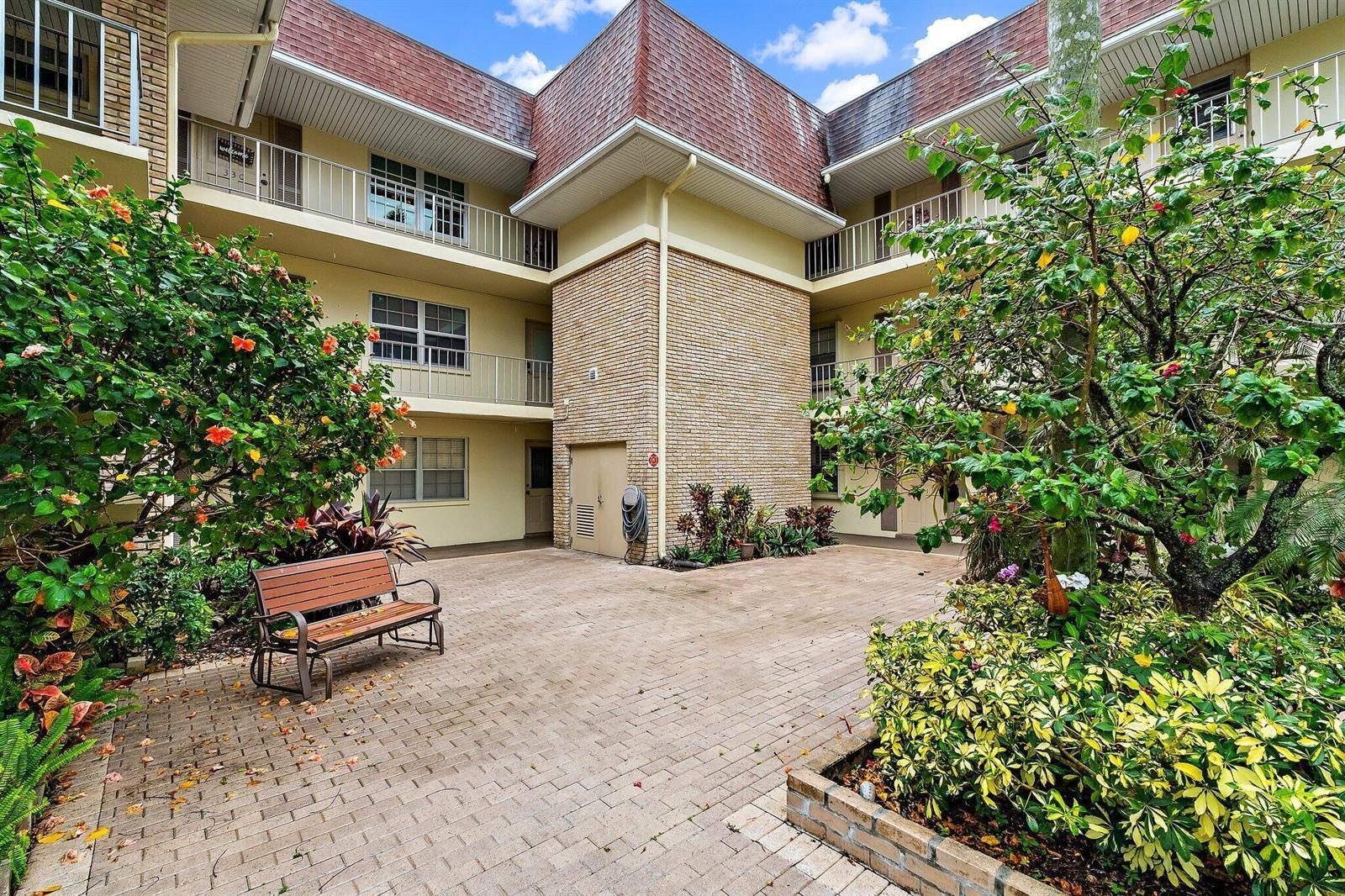 5570 Tamberlane Circle # 131, Palm Beach Gardens FL 33418
