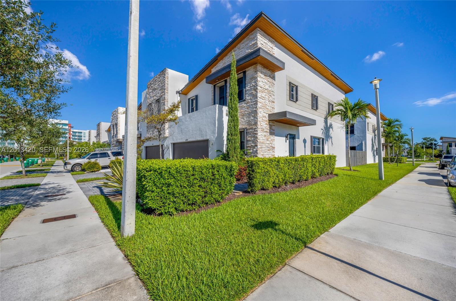 10515 NW 78th Ter, Doral FL 33178 photo 2