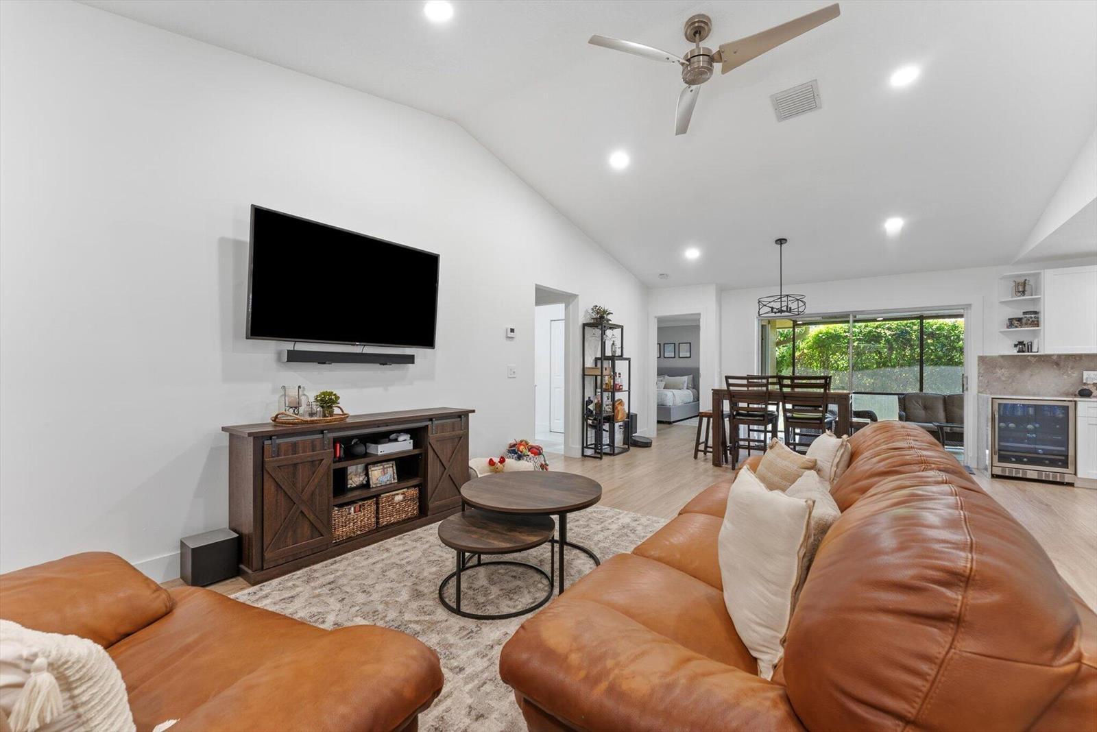 1651 NW 106th Way, Coral Springs FL 33071 photo 4