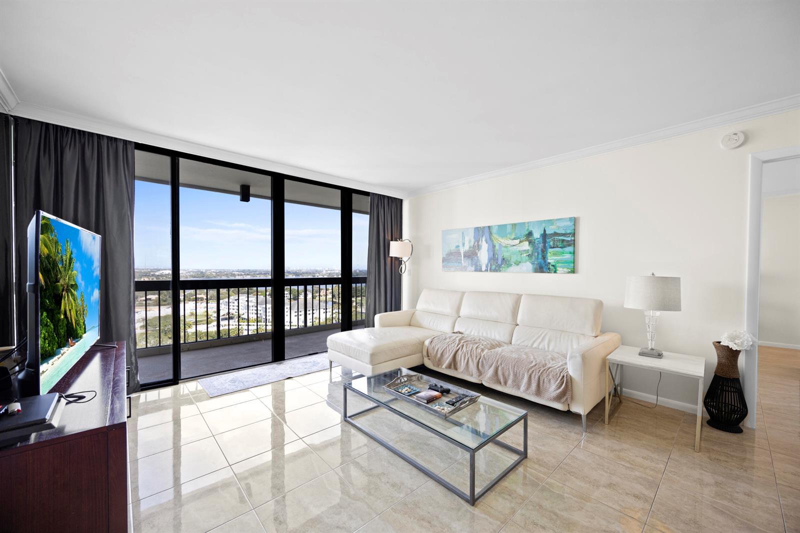 2425 Presidential Way, West Palm Beach FL 33401 photo 3