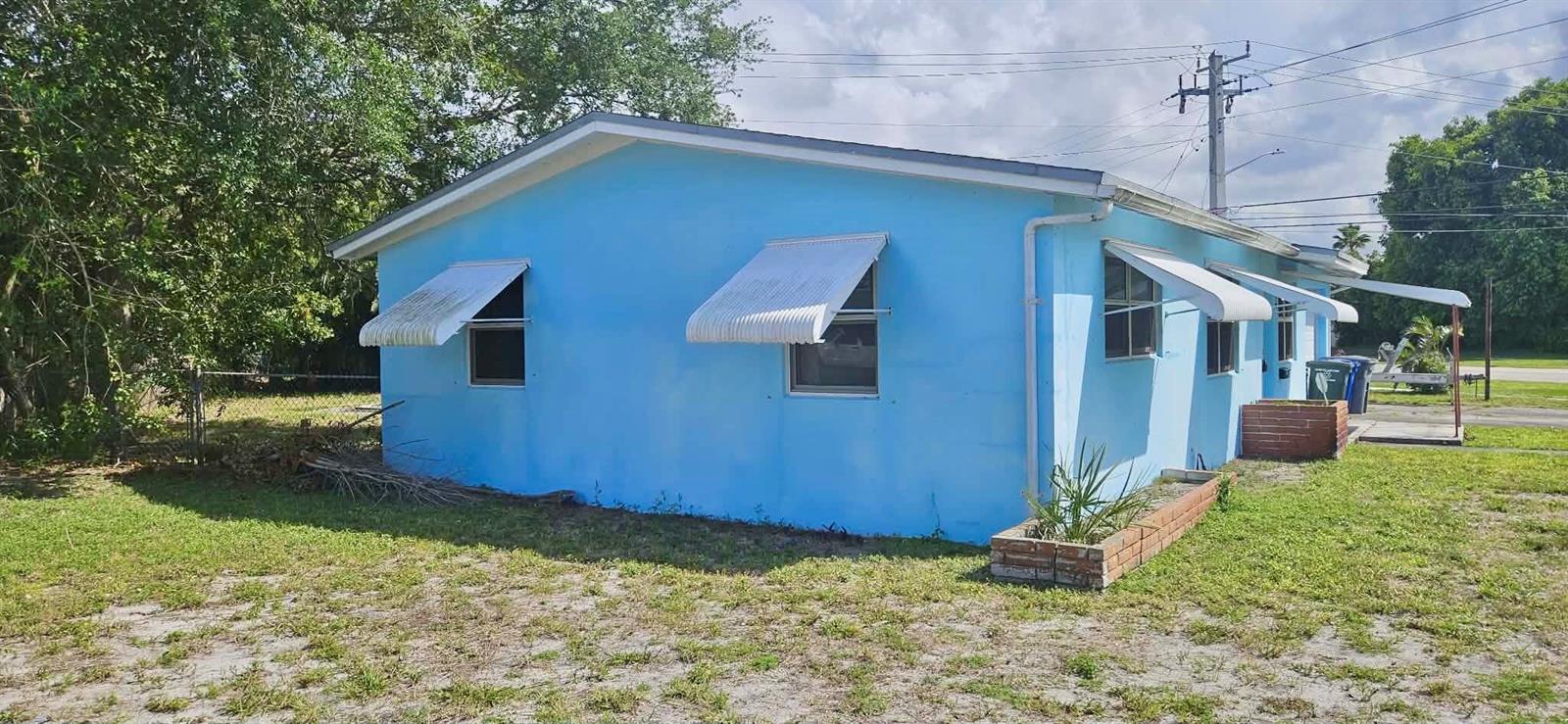 860 W Jasmine Drive, Lake Park FL 33403 photo 3