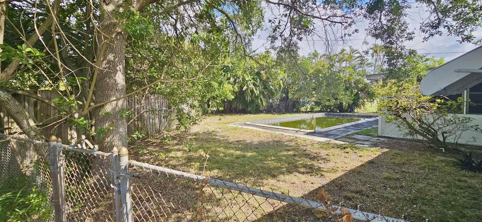 860 W Jasmine Drive, Lake Park FL 33403 photo 5