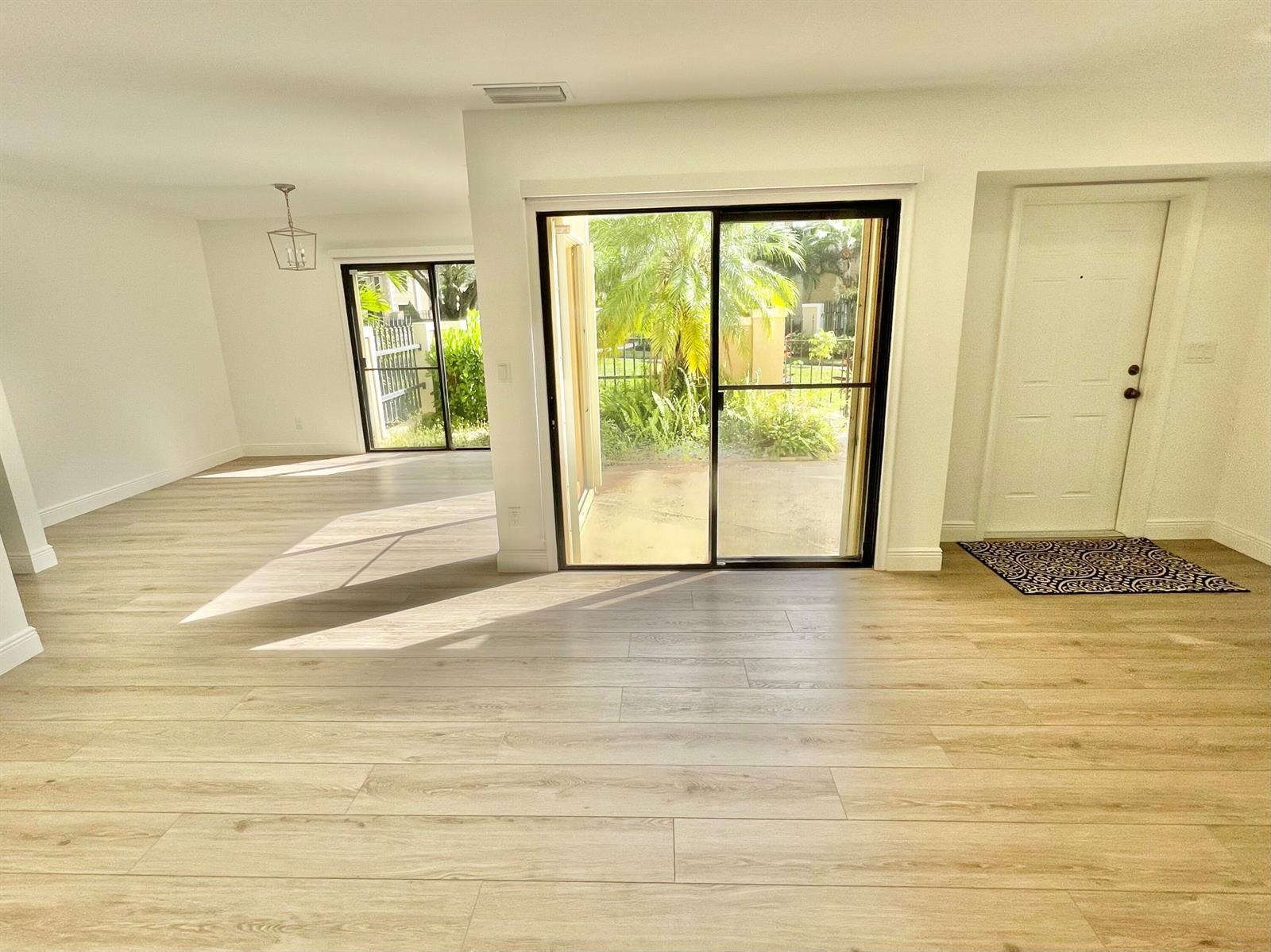 359 Prestwick Circle # 2, Palm Beach Gardens FL 33418 photo 4