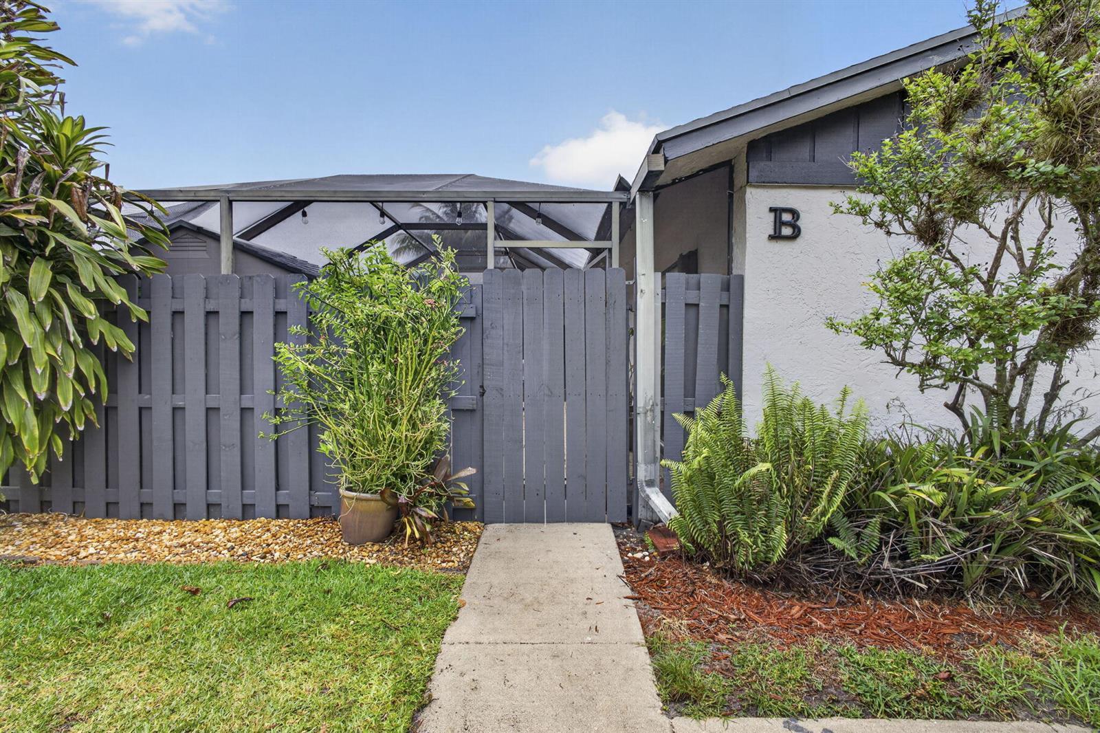 1057 Summit Trail Circle # B, West Palm Beach FL 33415 photo 5