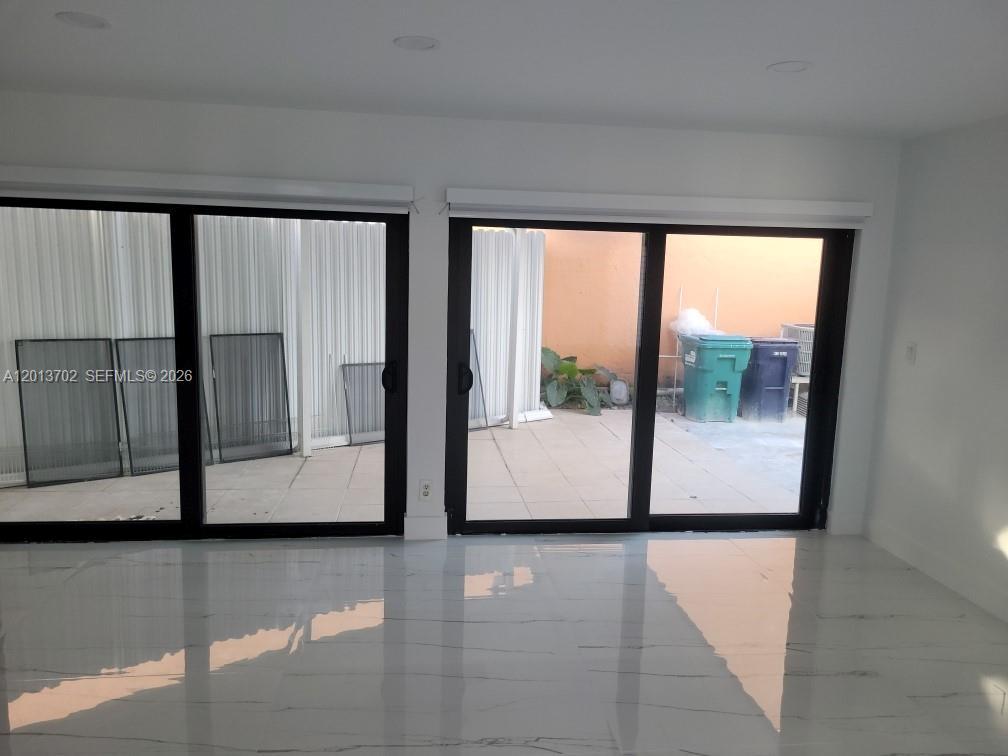 12686 NW 11th St, Miami FL 33182 photo 2